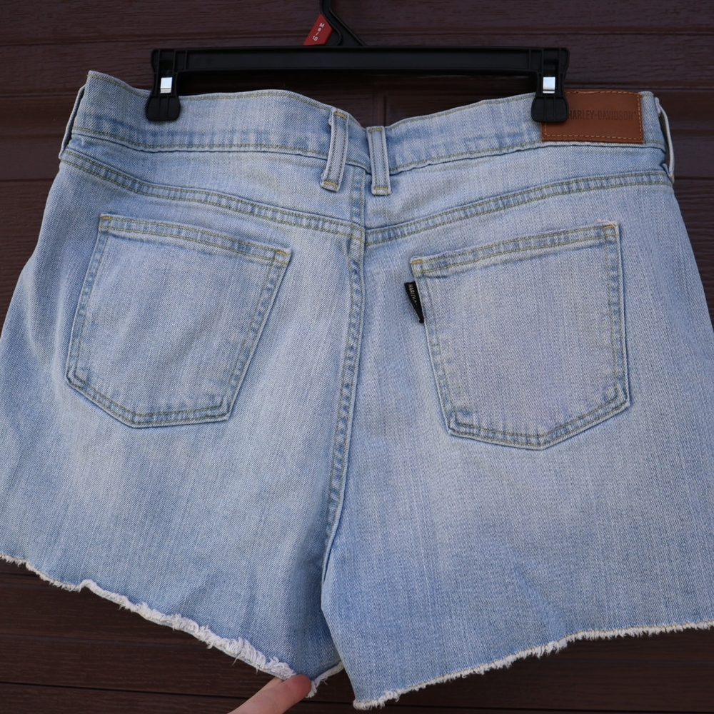 Harley-Davidson Women's Light Blue Denim Shorts Size 31 - Picture 5 of 7